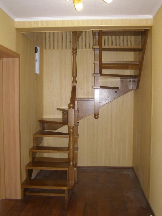 Открытая деревянная лестница пос.Сурско-Литовское