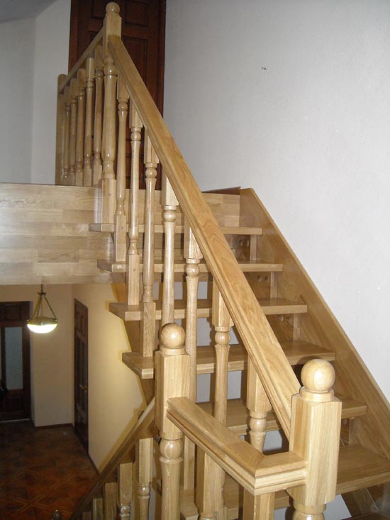 Открытая деревянная лестница по ул.Заречная